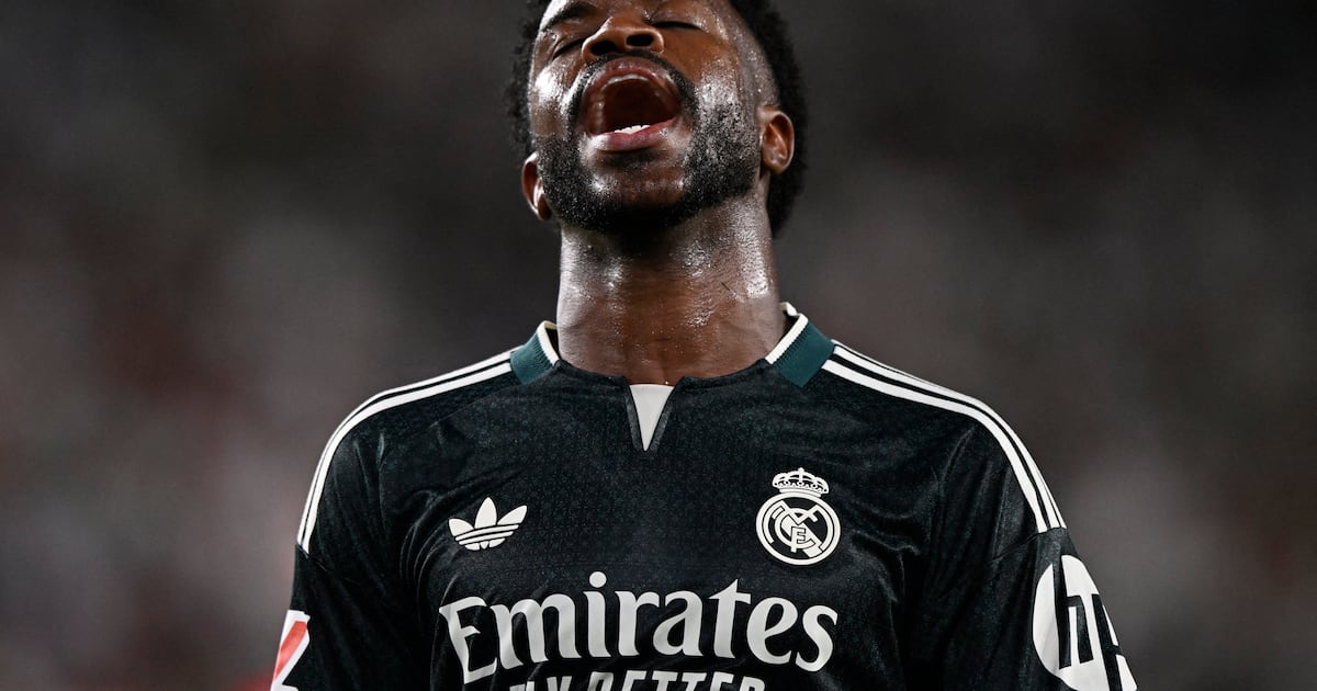 Expulsão, vida pessoal e só um gol: Vini Jr. enfrenta a pior temporada no Real Madrid