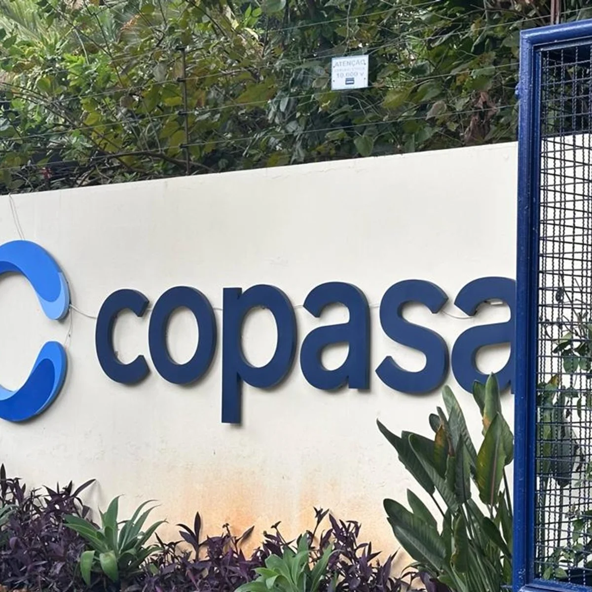 Com bairros sem água, cidade mineira "rompe" contrato com a Copasa