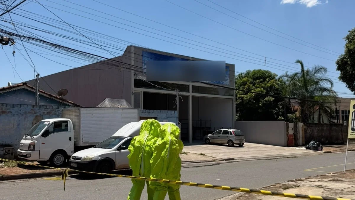 Trabalhador é hospitalizado após vazamento de amônia em máquina de gelo