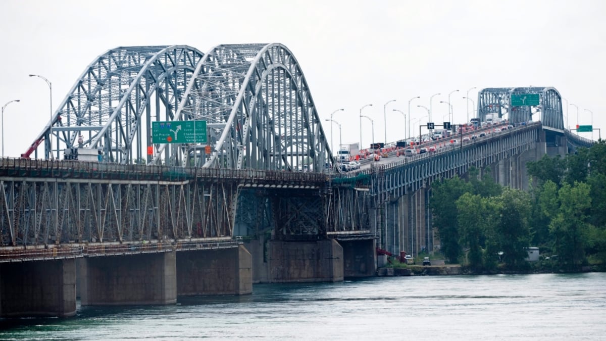 Mercier Bridge closes one lane toward Montreal indefinitely