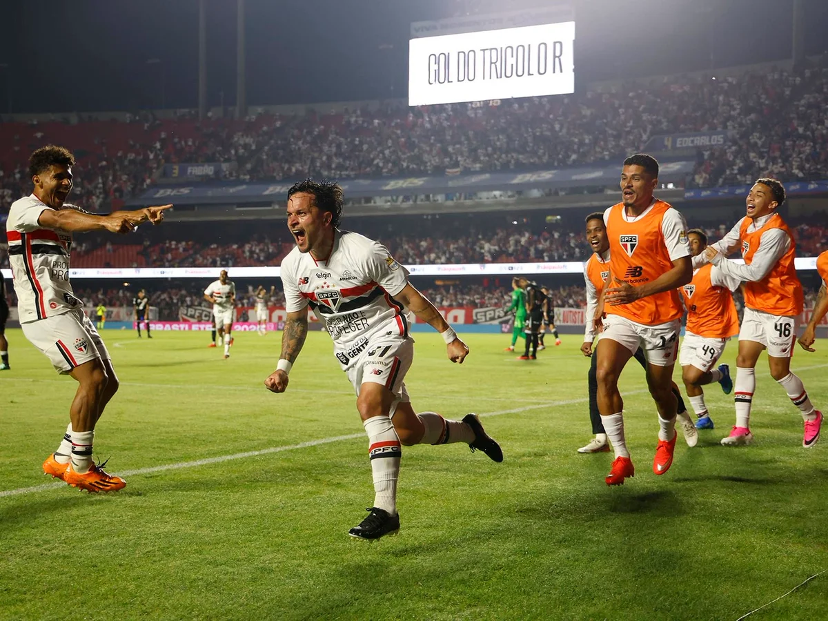 São Paulo vence Vasco e se firma na briga por vaga na Libertadores 2027